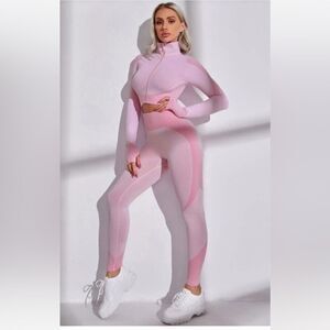 New, 2-piece sports set in pale pink